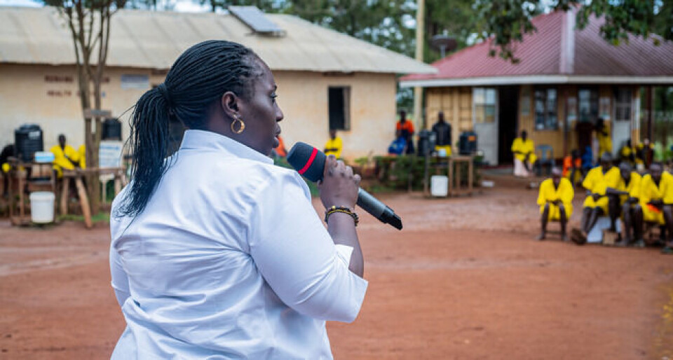 Promoting community service over jail time